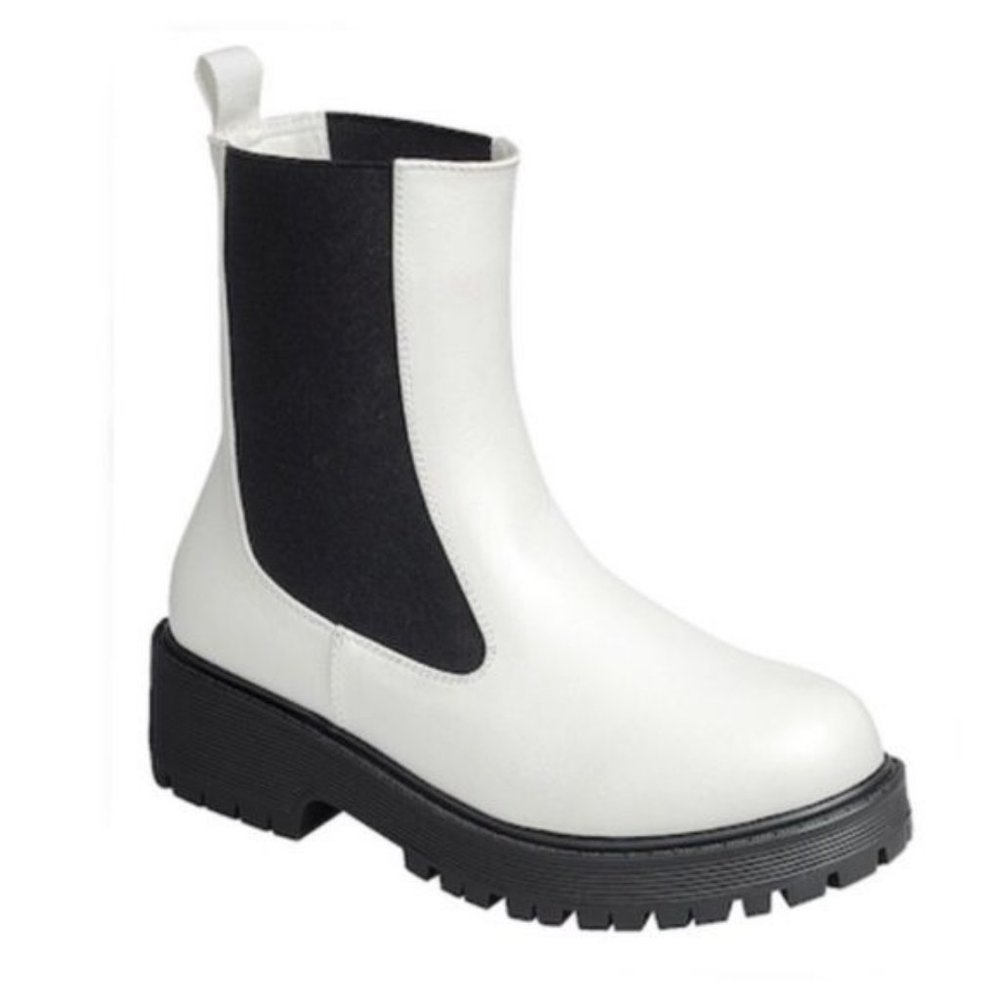 !! NEW !! White Vegan Leather Pull On Chelsea Lug Sole Boots - Picture 5 of 5
